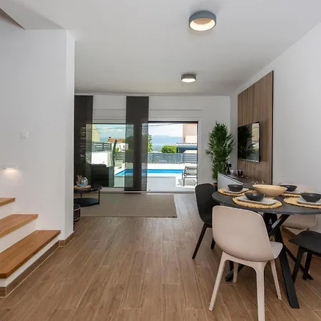 Awesome In Nyaraló