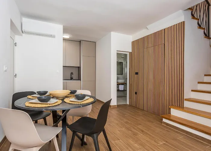 Beautiful In With Kitchen *